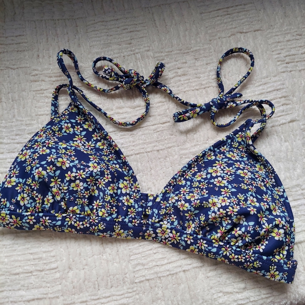 Xhilaration Womens Size M Bikini Top Blue Triangle Floral Swimwear